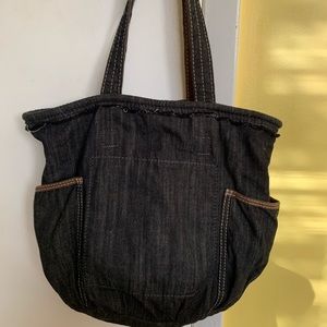 Shoulder bag with pockets